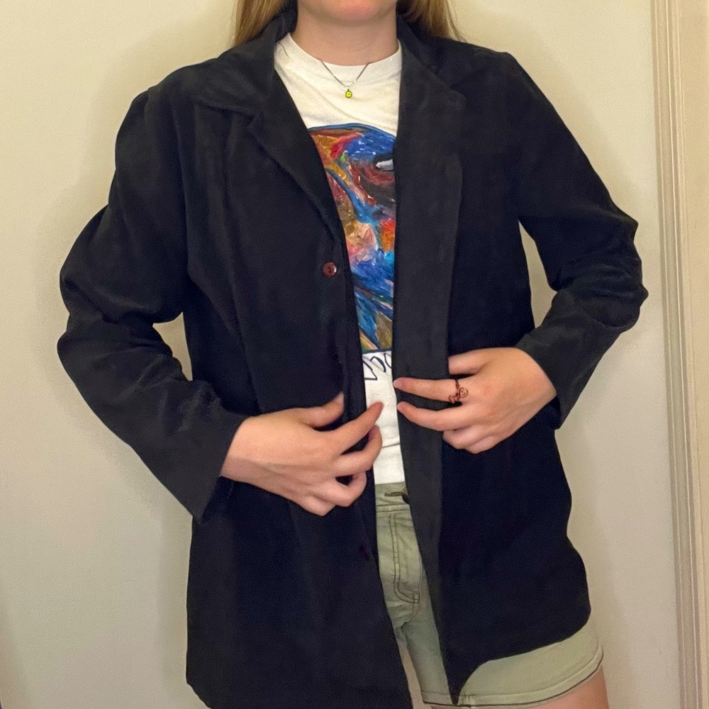 Soft grey jacket with smooth maroon buttons ✨ Cute oversized fit ✨